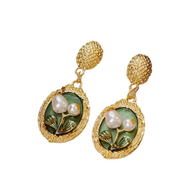 Elegance of the Past Earrings for Women Light Luxury High-End