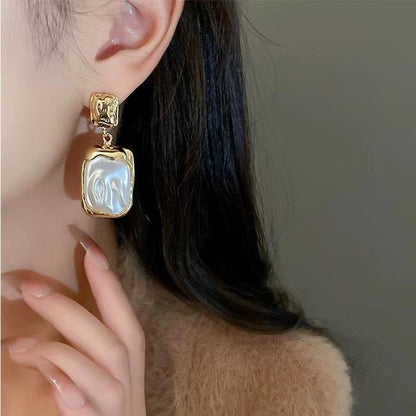 Elegant Luxury Gold Plated Square Pleated Dangle Earrings with Niche Baroque Pearl Antique Style Stud Earrings For Women