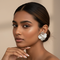 Fashion Stud Pearl Earrings Personalized Versatile Silver Needle Metal Flower Earring